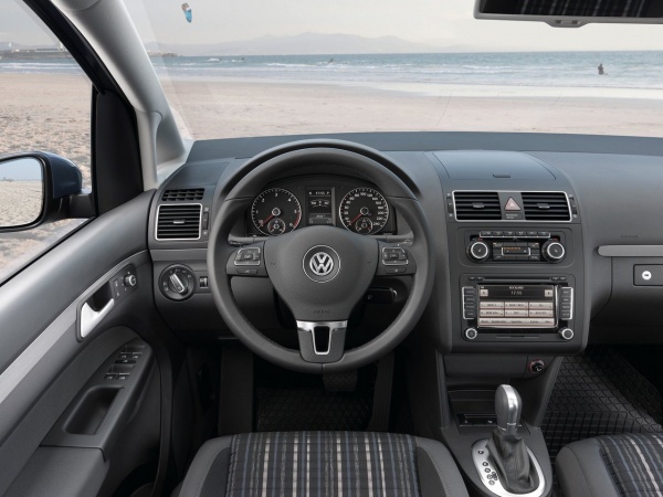 Volkswagen Touran Cross фото