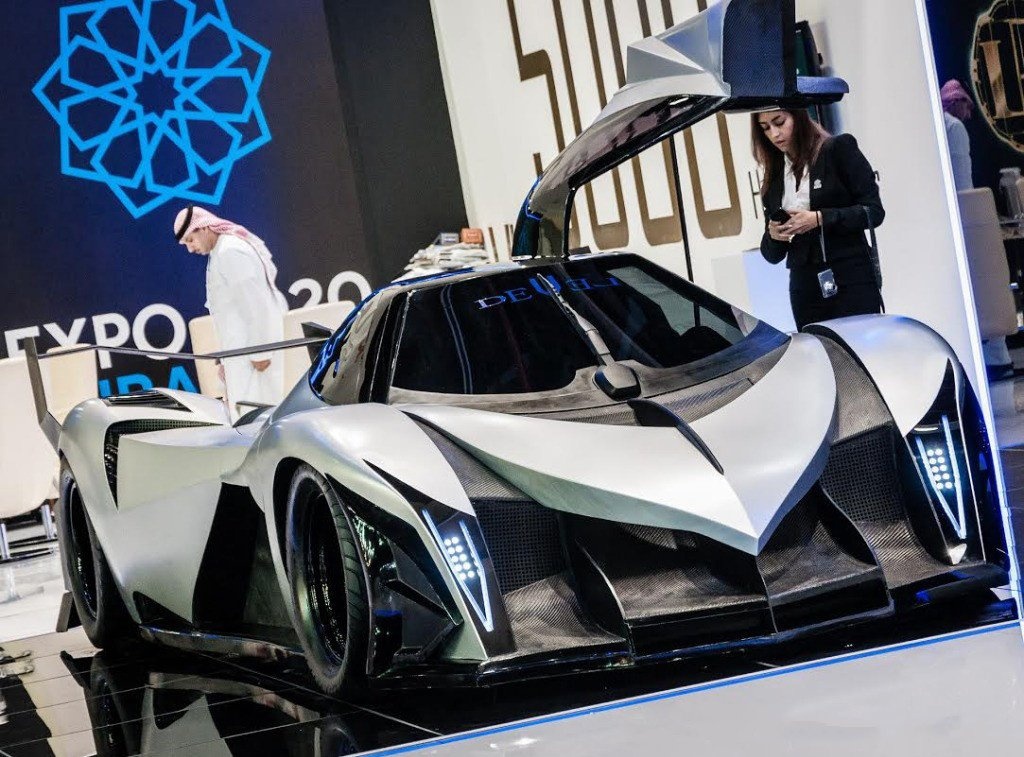 Арабский суперкар Devel Sixteen